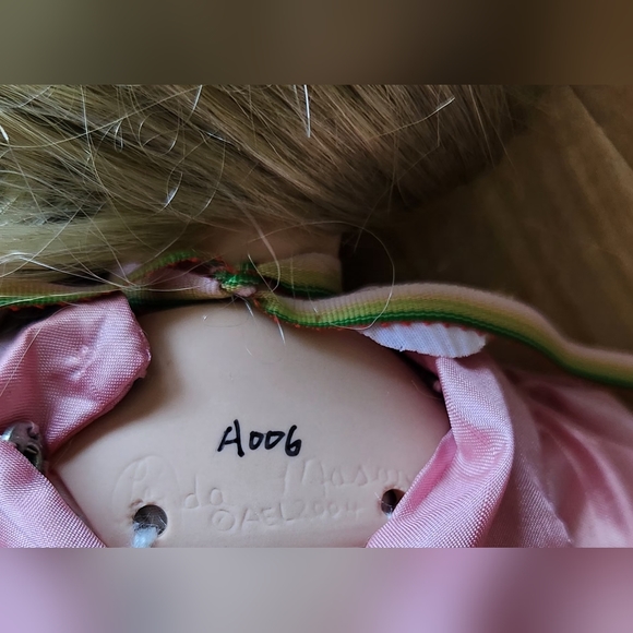 Paradise Galleries Treasury Collection Porcelain Fairy Doll - Picture 5 of 5